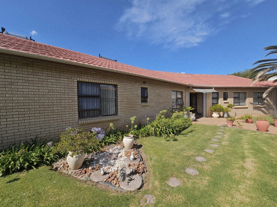 4 Bedroom Property for Sale in Ladybrand Free State
